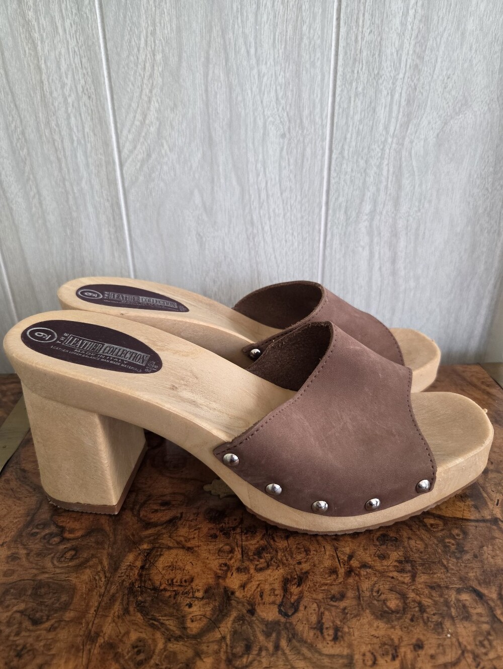 NWOT The Leather Collection Made In Italy Chunky Heel Leather Stud Mules Size 9